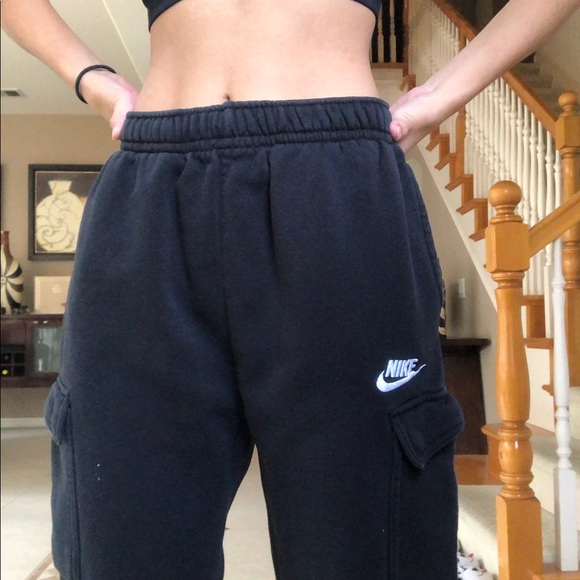 nike cargo sweatpants - Picture 2 of 3